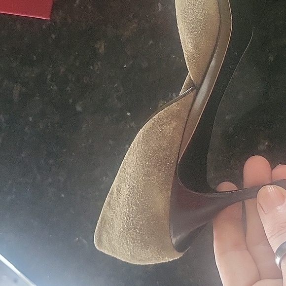 Salvatore Ferragamo green suede heels - Picture 3 of 7